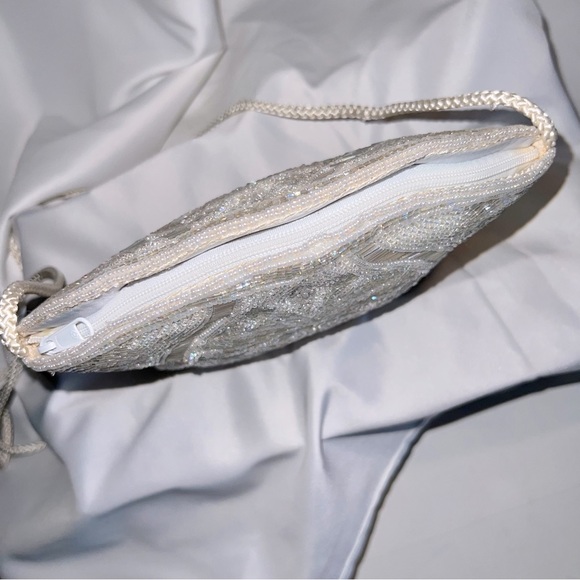 LA REGALE BAG MINI BRIDAL CLUTCH BRIDAL HANDMADE BEADED IRIDESCENT IVORY WHITE - Picture 6 of 9